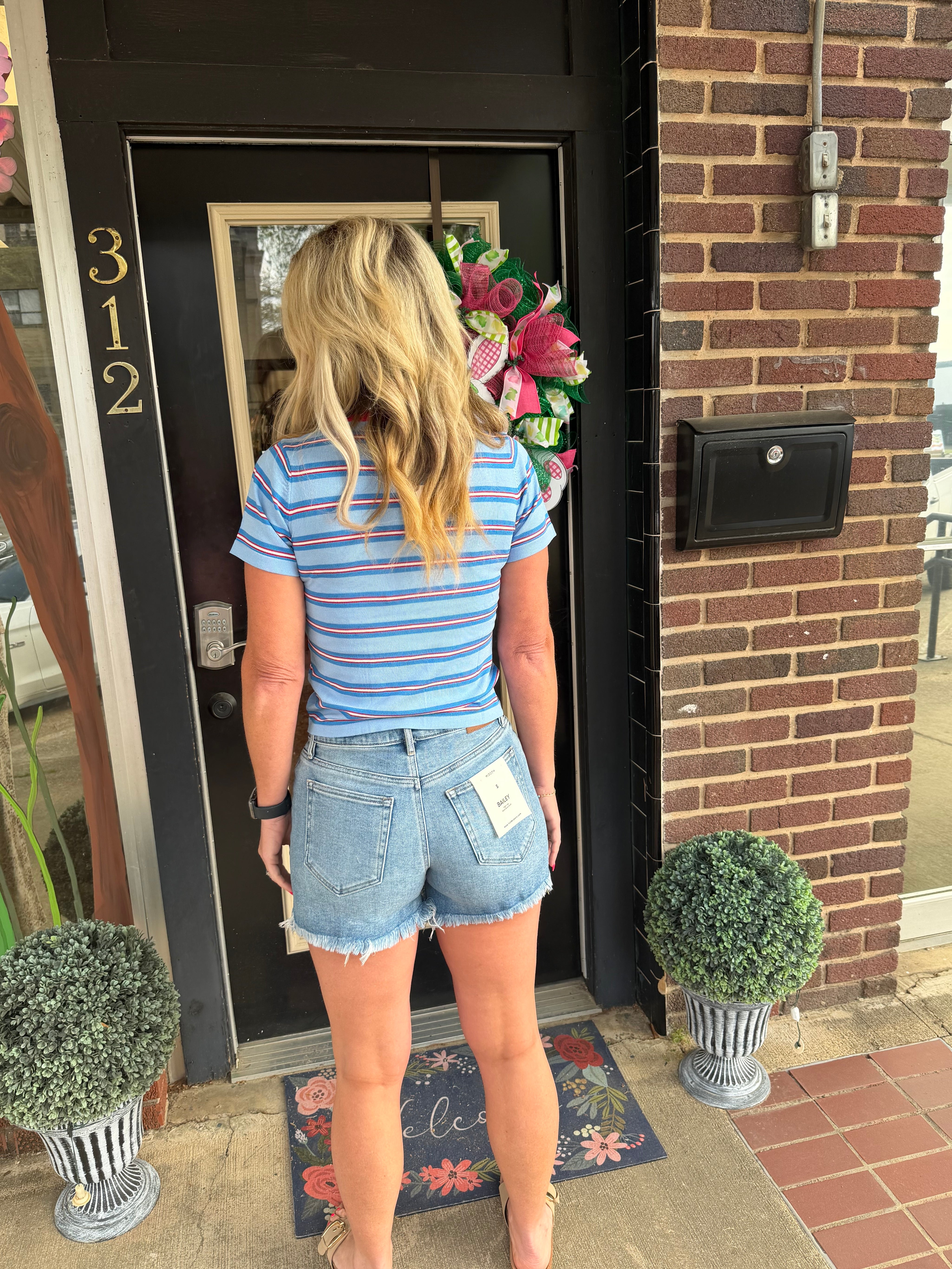 Hidden High Rise Light Wash Frayed Hem Denim Shorts – 3.5” Inseam