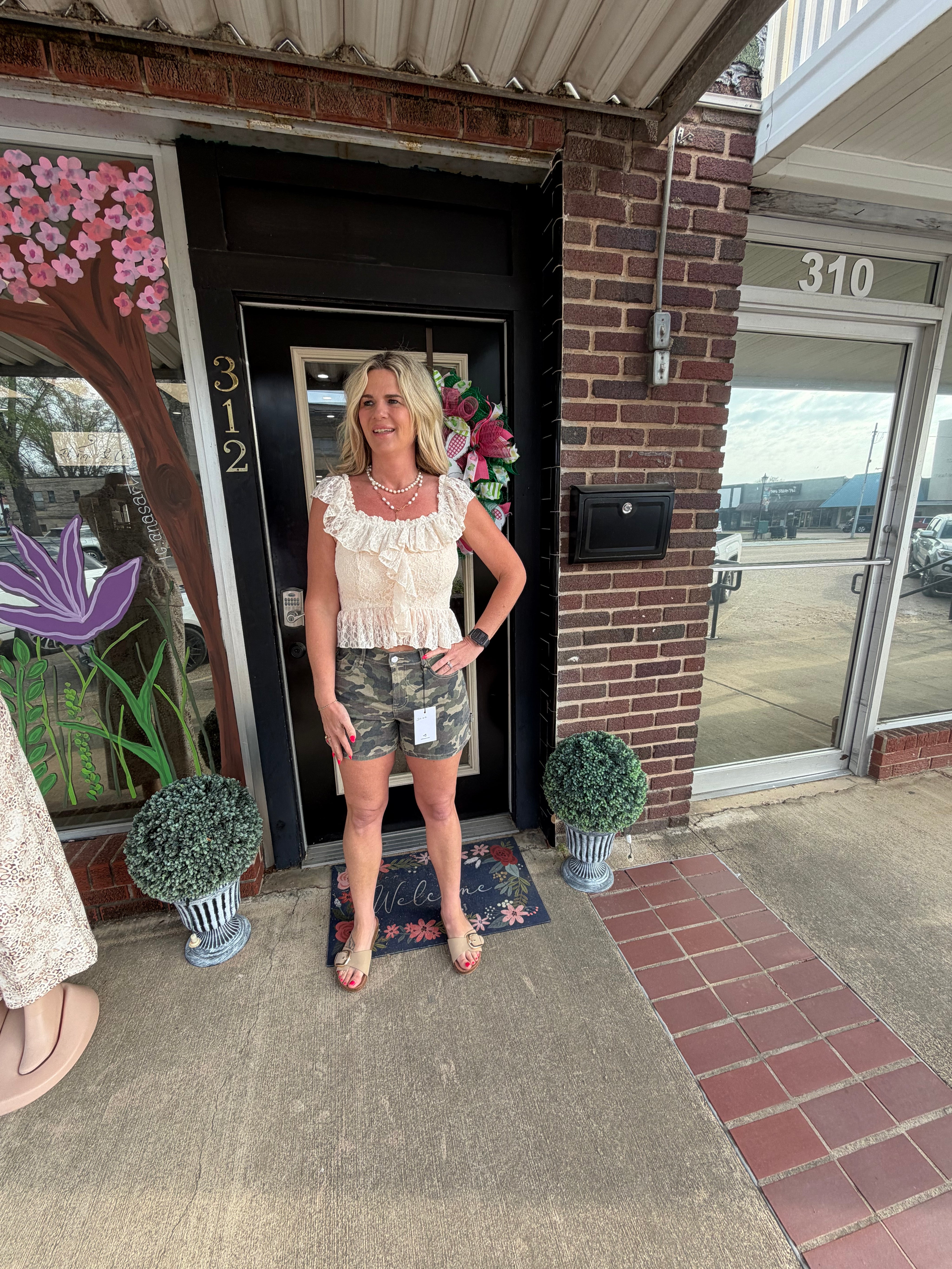 Hidden Logan Camo High Rise Denim Shorts – 5” Inseam