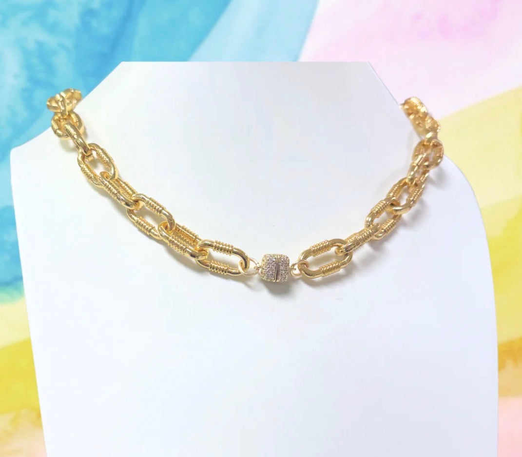 Magnetic Charlie necklace