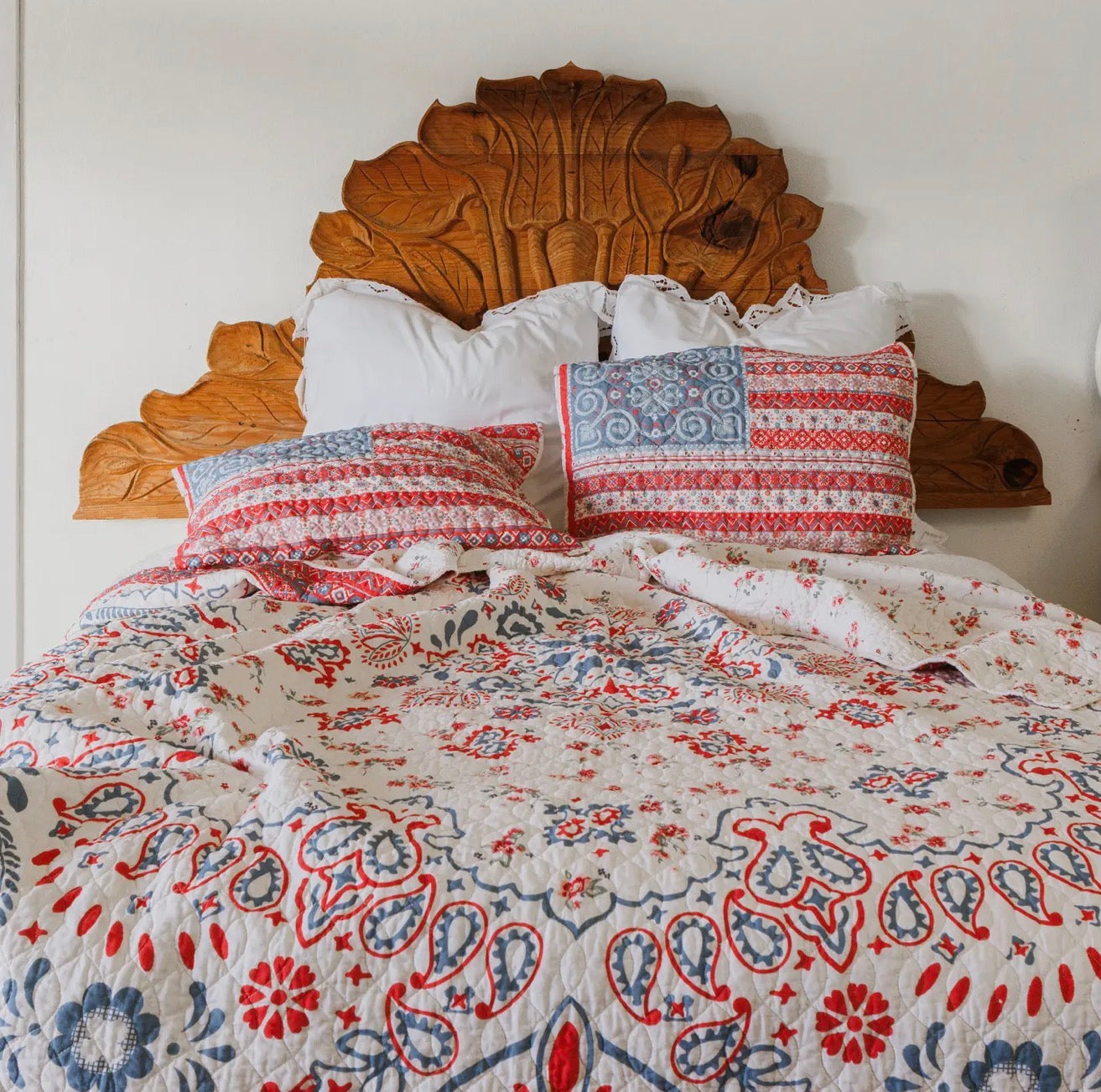 Americana Bandana Reversible King Quilt Set