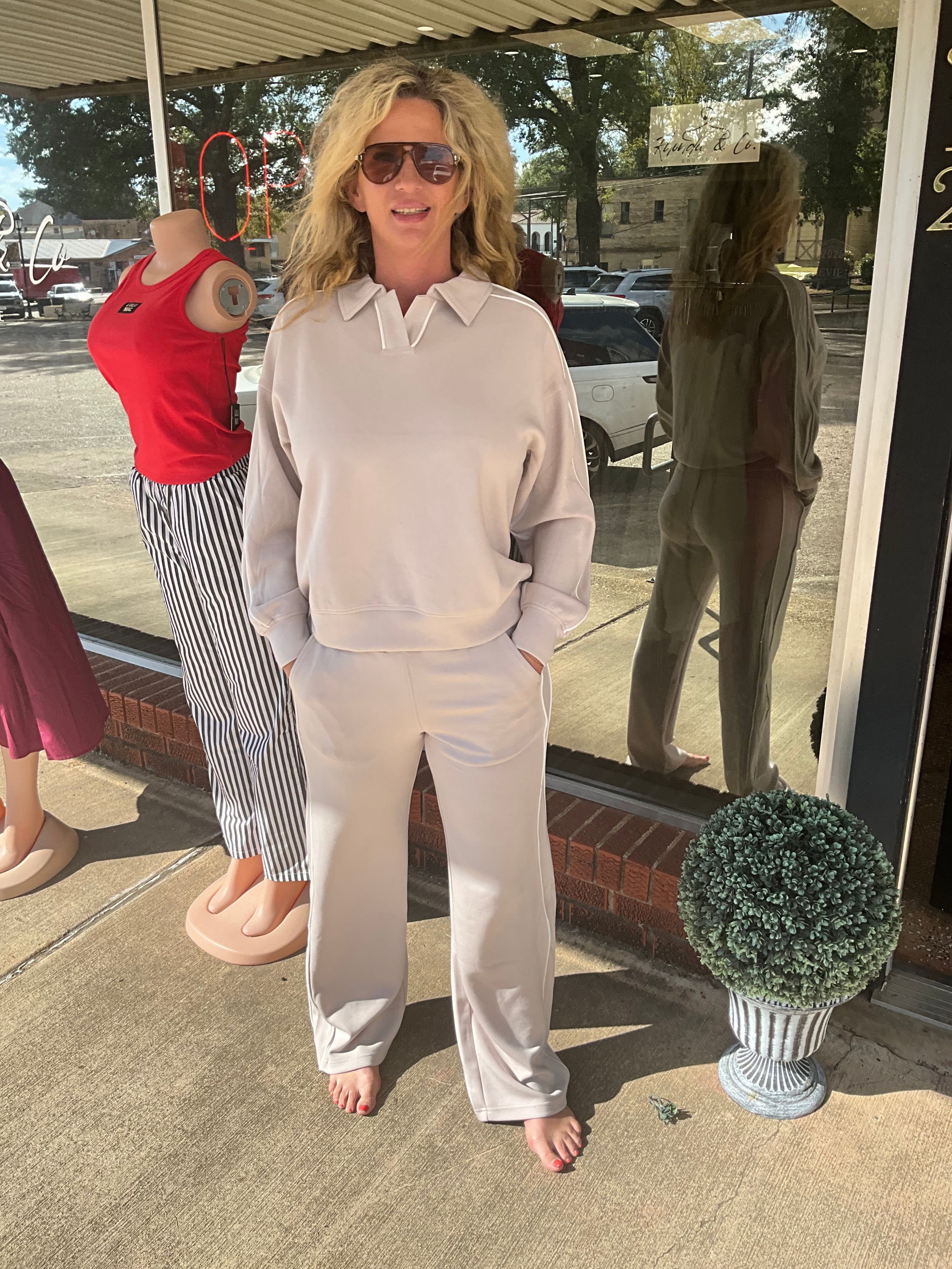 Buttery soft mocha / cream sweatpants
