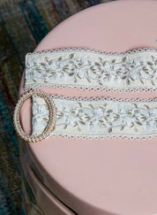 POL- embroidered lace belt