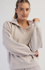 Buttery soft mocha / cream hoodie