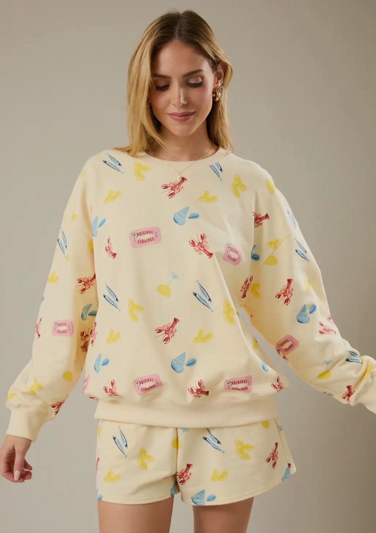 Coastal girl set