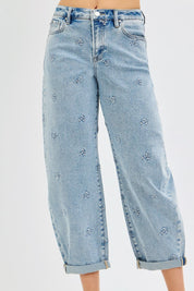 Flower embroidered risen jeans