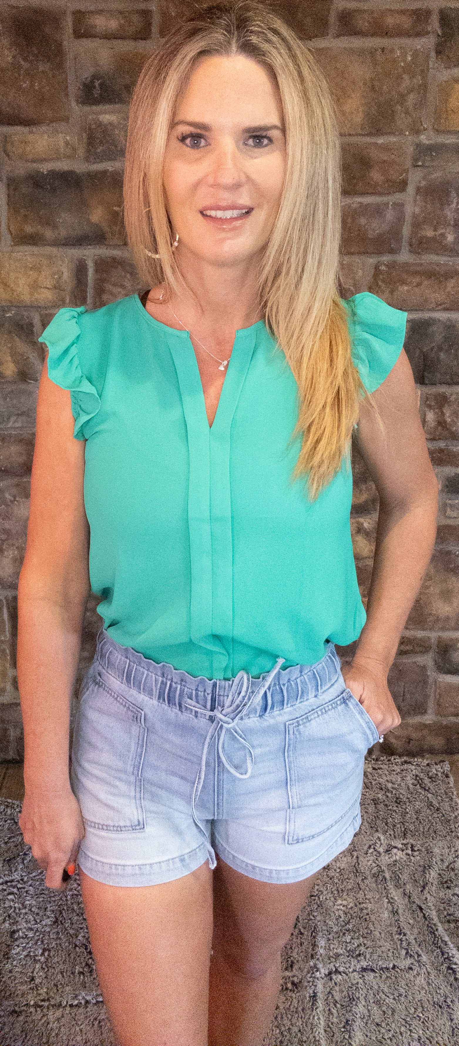 Sleeveless V neck blouse
