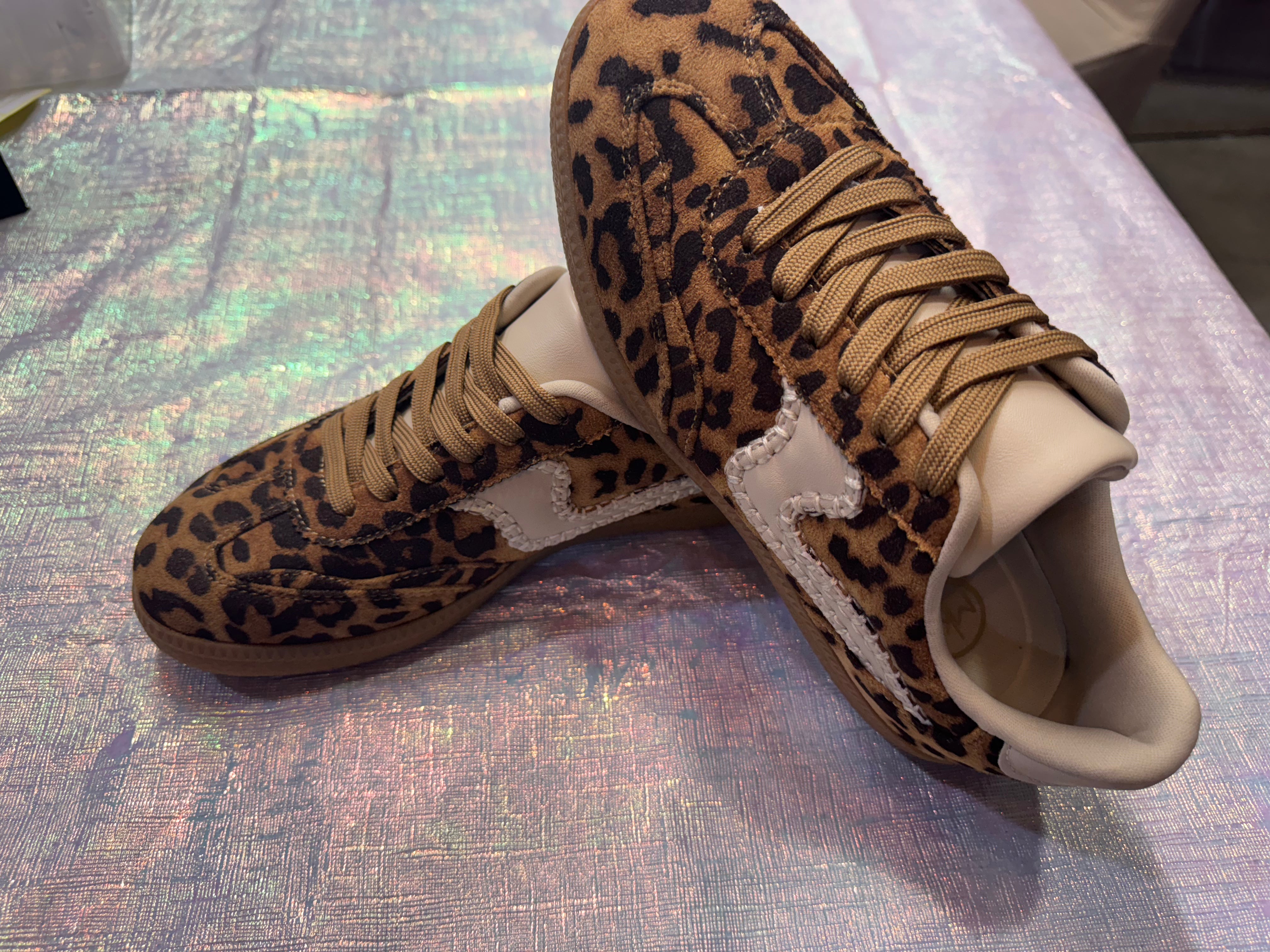 Leopard tennis shoes