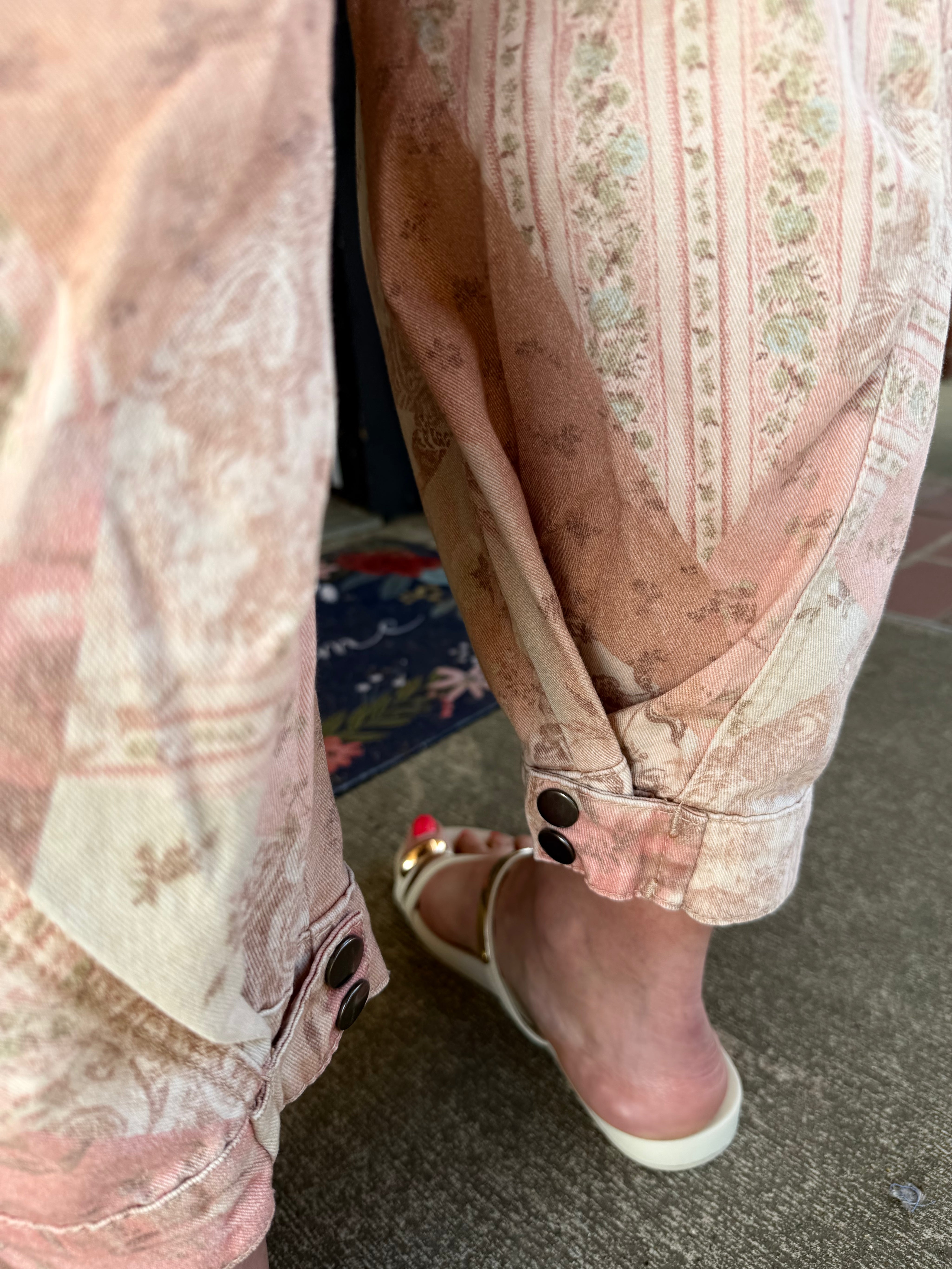 Blush Floral Barrel Pants – Elastic Waist Cropped Tapered Pants (25.5” Inseam)
