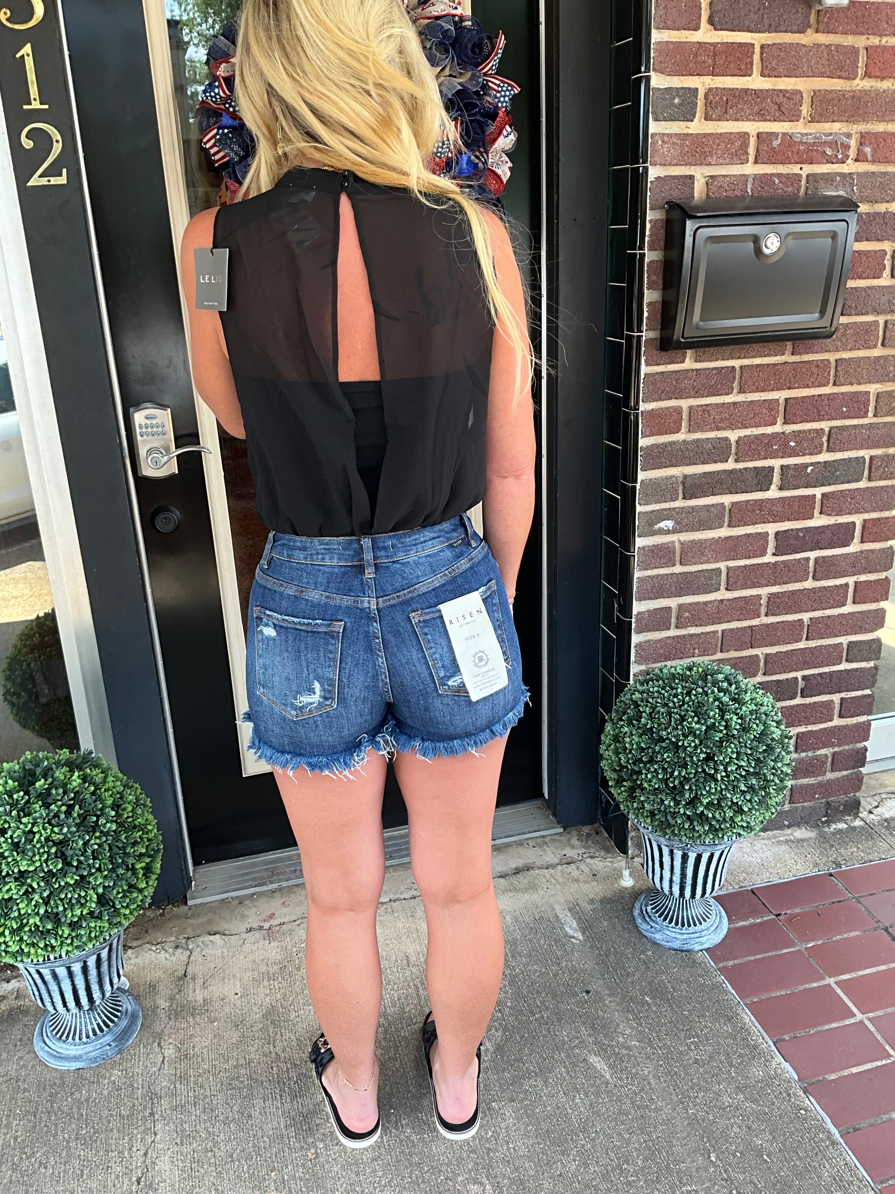 Sleek intentions top