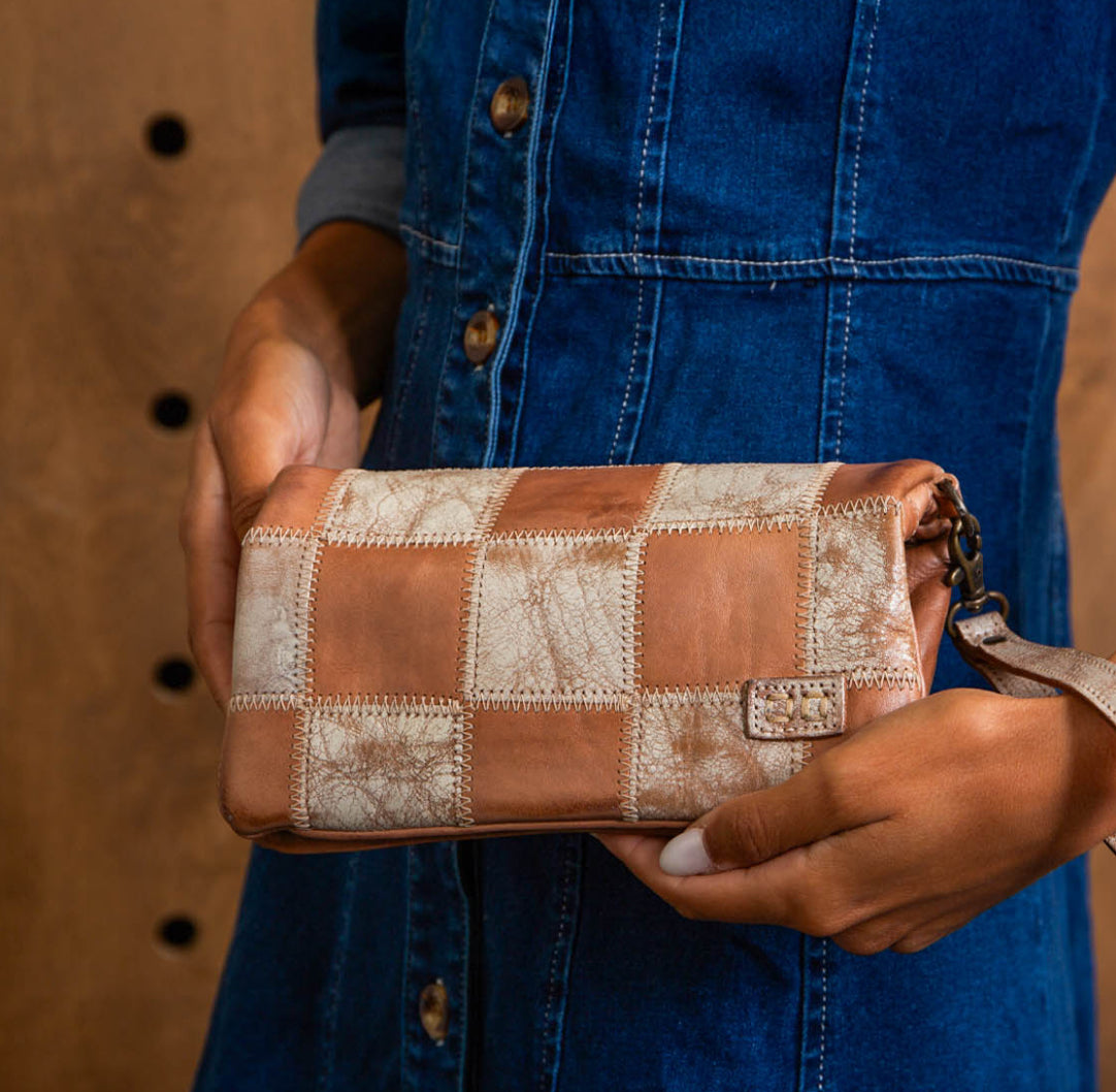 Bed| STU cadence wristlet