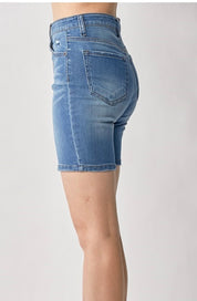 Button fly risen Jean short