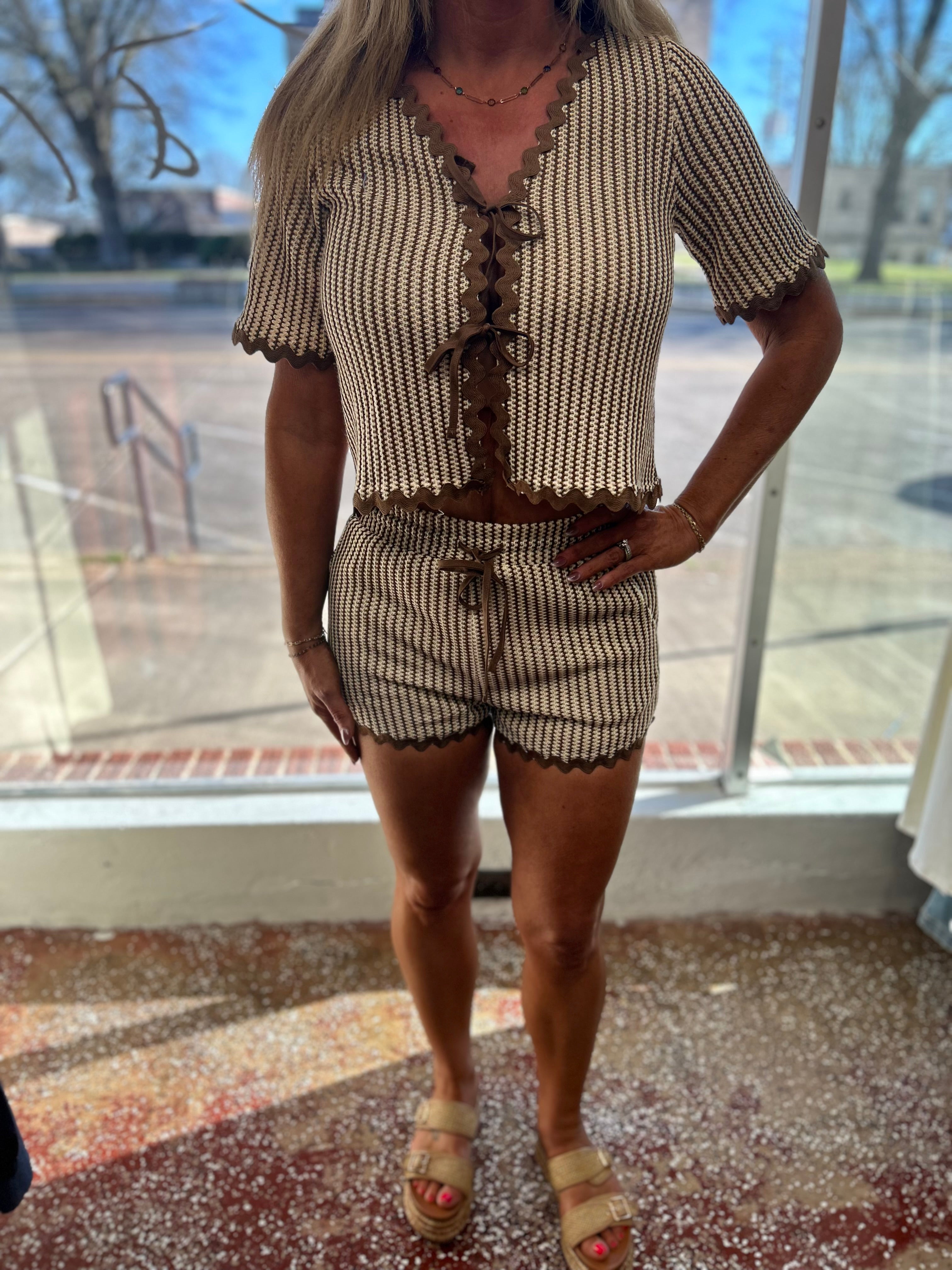 Brown bow tie set