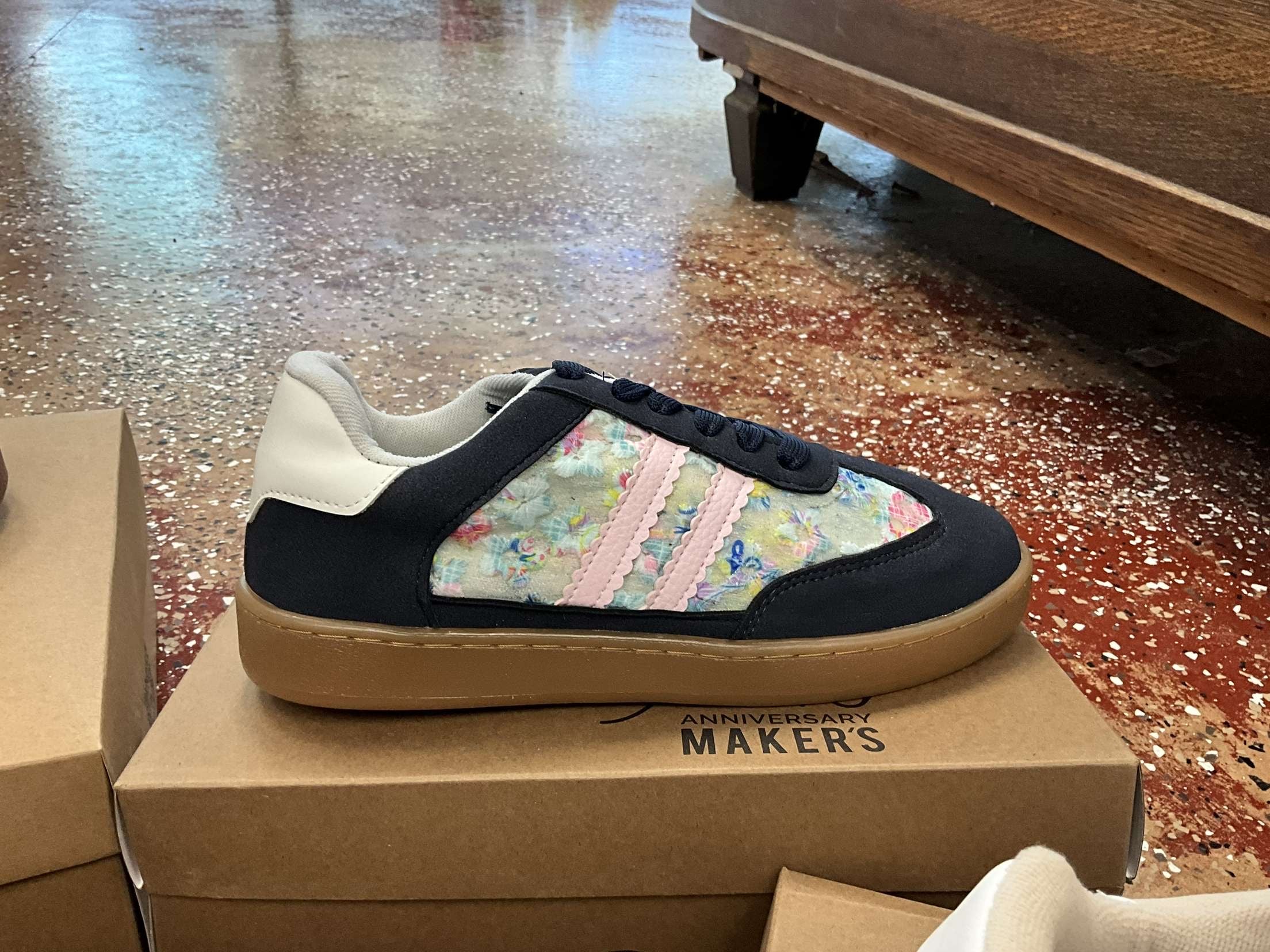 Floral tennies