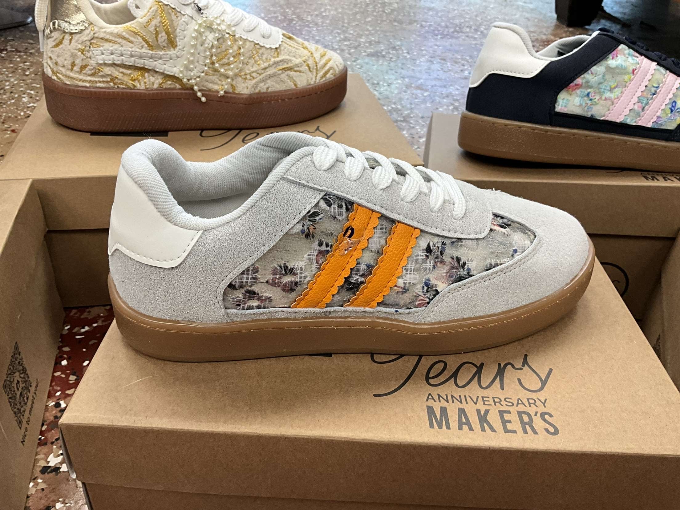 Floral tennies