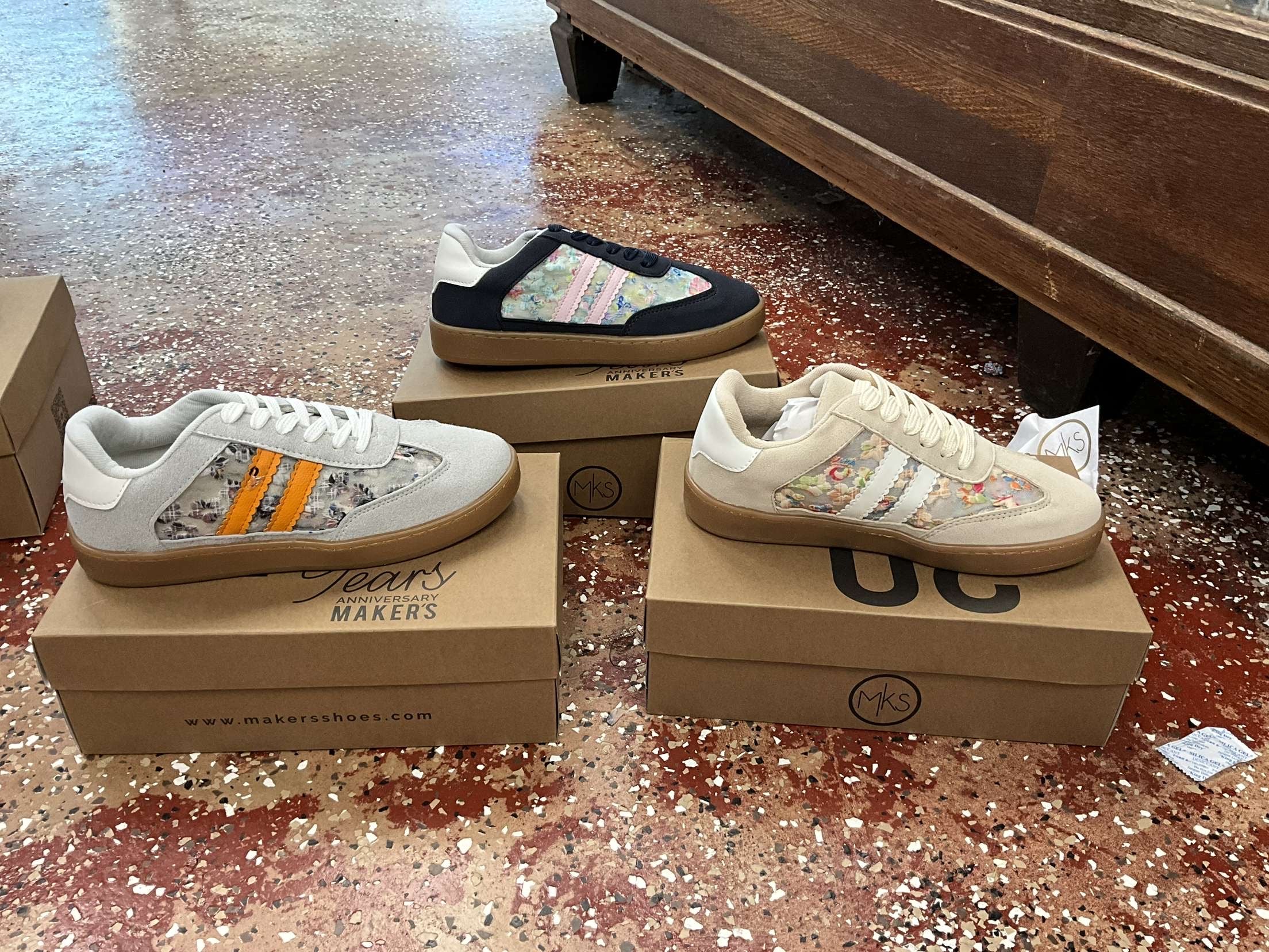 Floral tennies