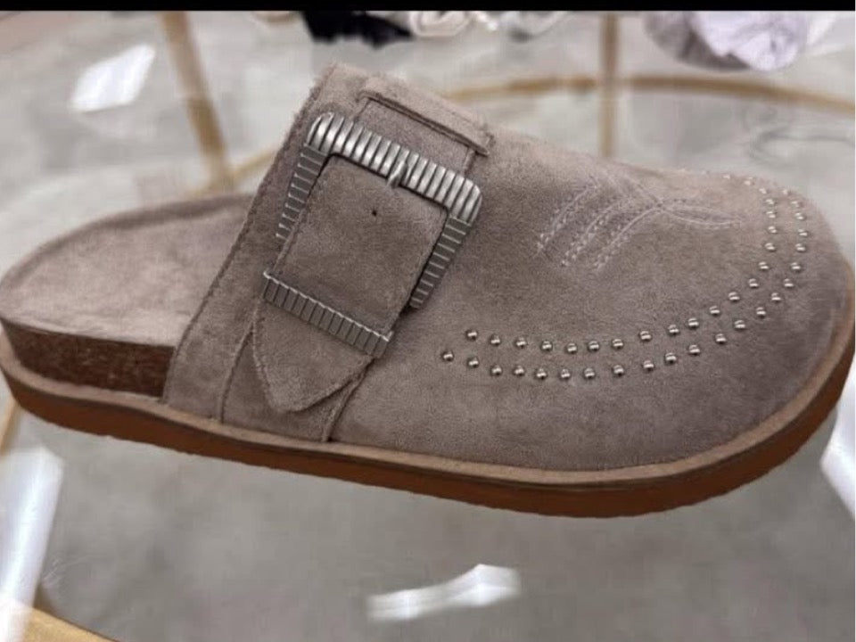 Sierra studded clog